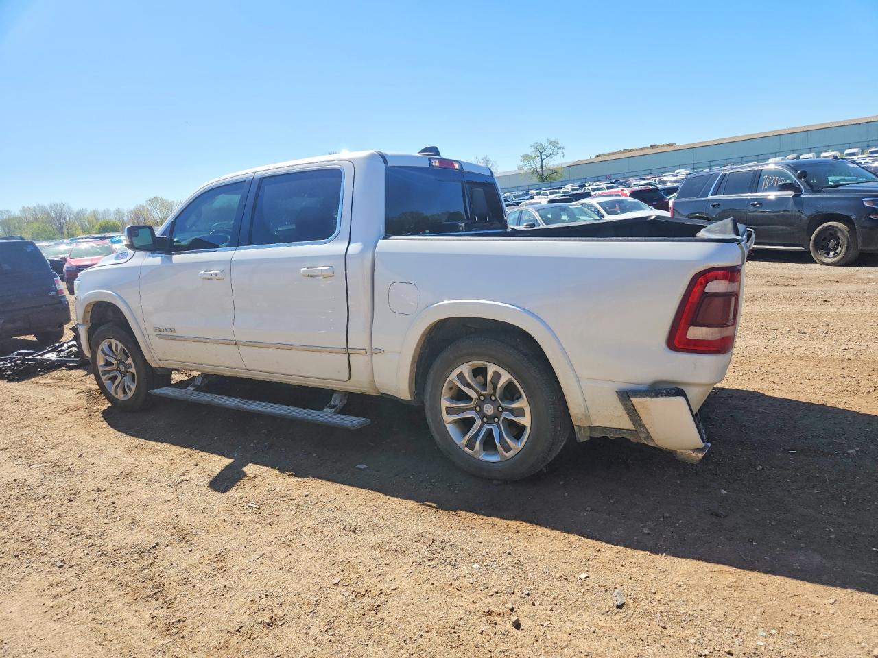 2023 RAM 1500 LIMITED — снимка 2