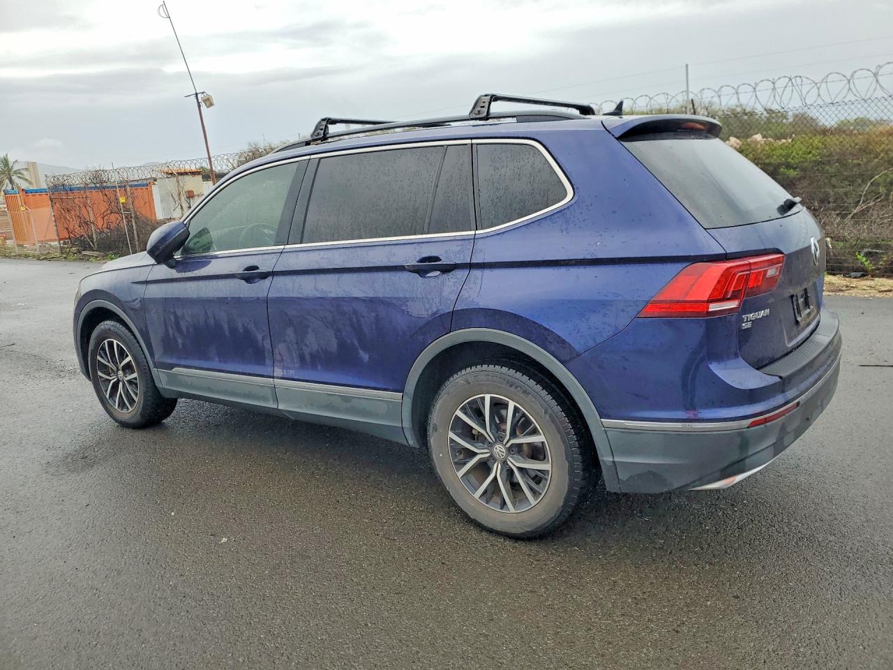 2021 VOLKSWAGEN TIGUAN SE — снимка 2