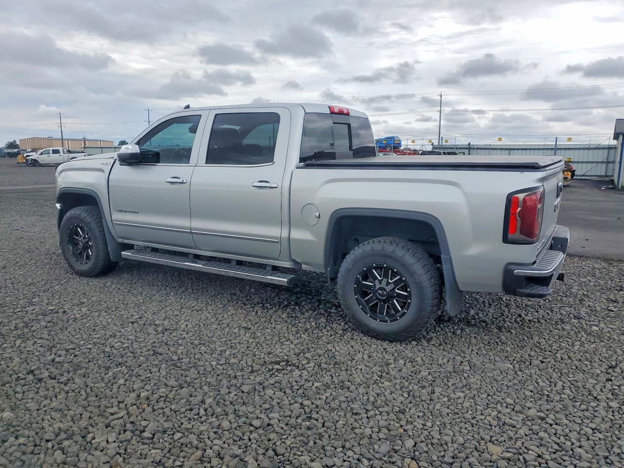 2017 GMC SIERRA K1500 SLT — снимка 2