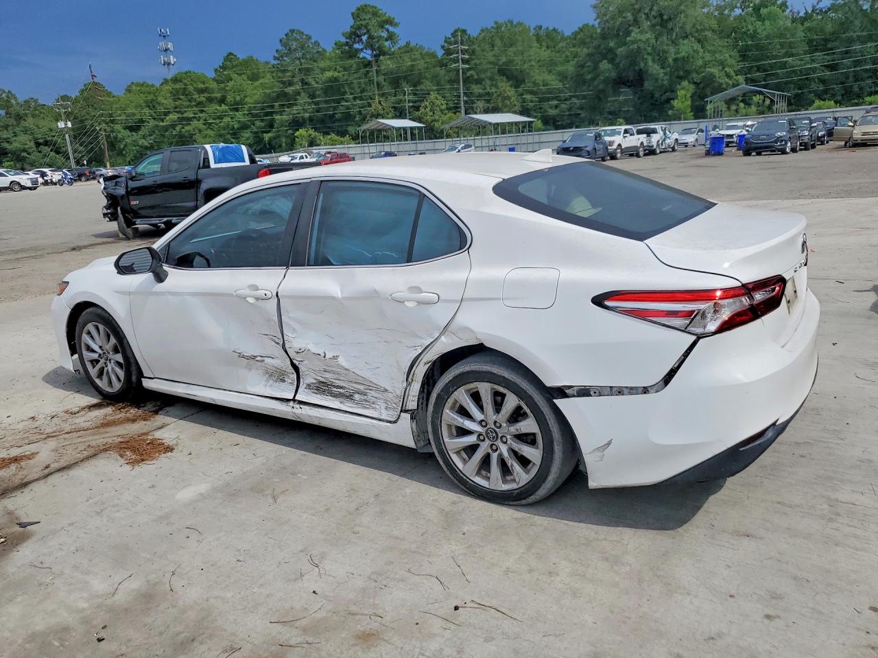 2019 TOYOTA CAMRY LE — снимка 2