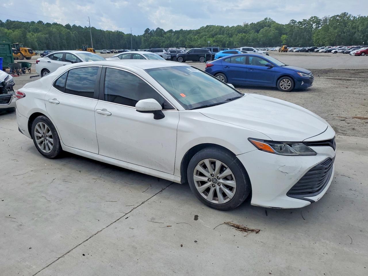 2019 TOYOTA CAMRY LE — снимка 4