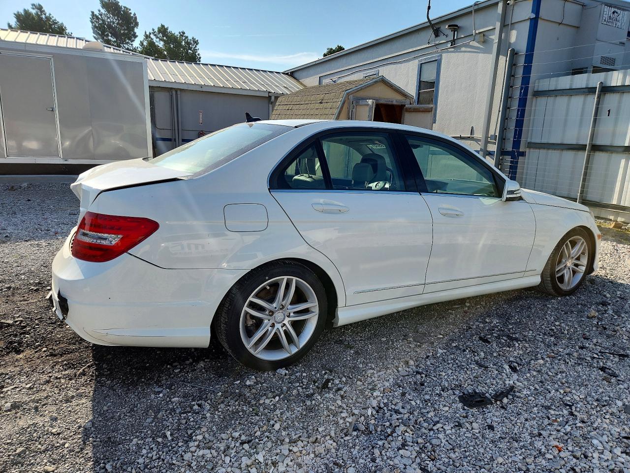 2013 MERCEDES-BENZ C250 — снимка 3