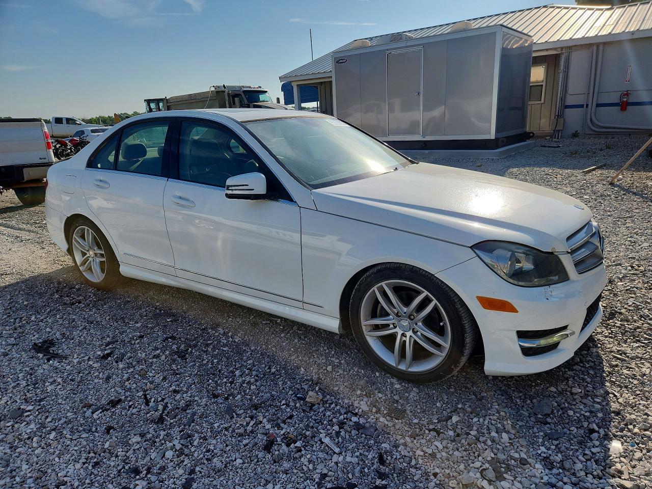 2013 MERCEDES-BENZ C250 — снимка 4