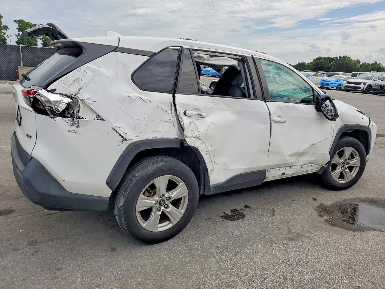 2019 TOYOTA RAV4 XLE — снимка 3