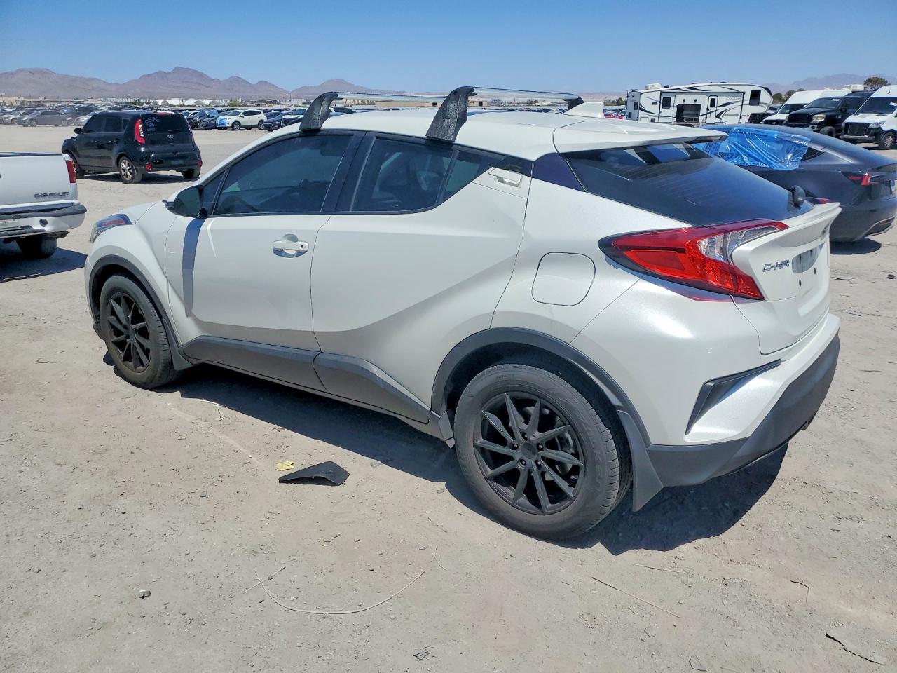 2021 TOYOTA C-HR LE — снимка 2