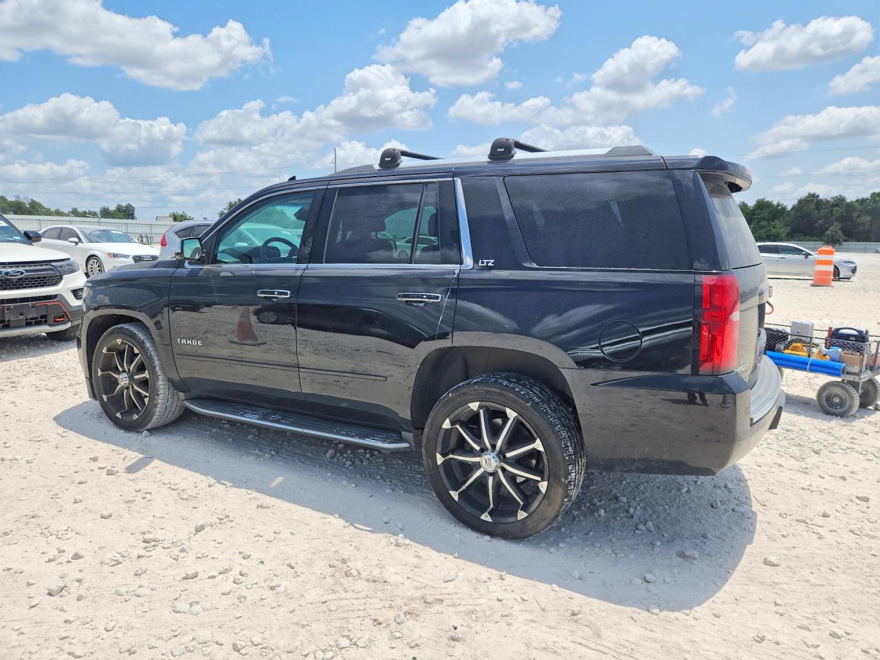 2015 CHEVROLET TAHOE C1500 LTZ — снимка 2