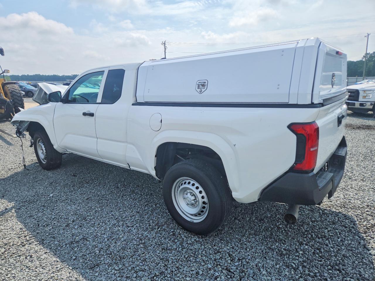 2024 TOYOTA TACOMA SR — снимка 2