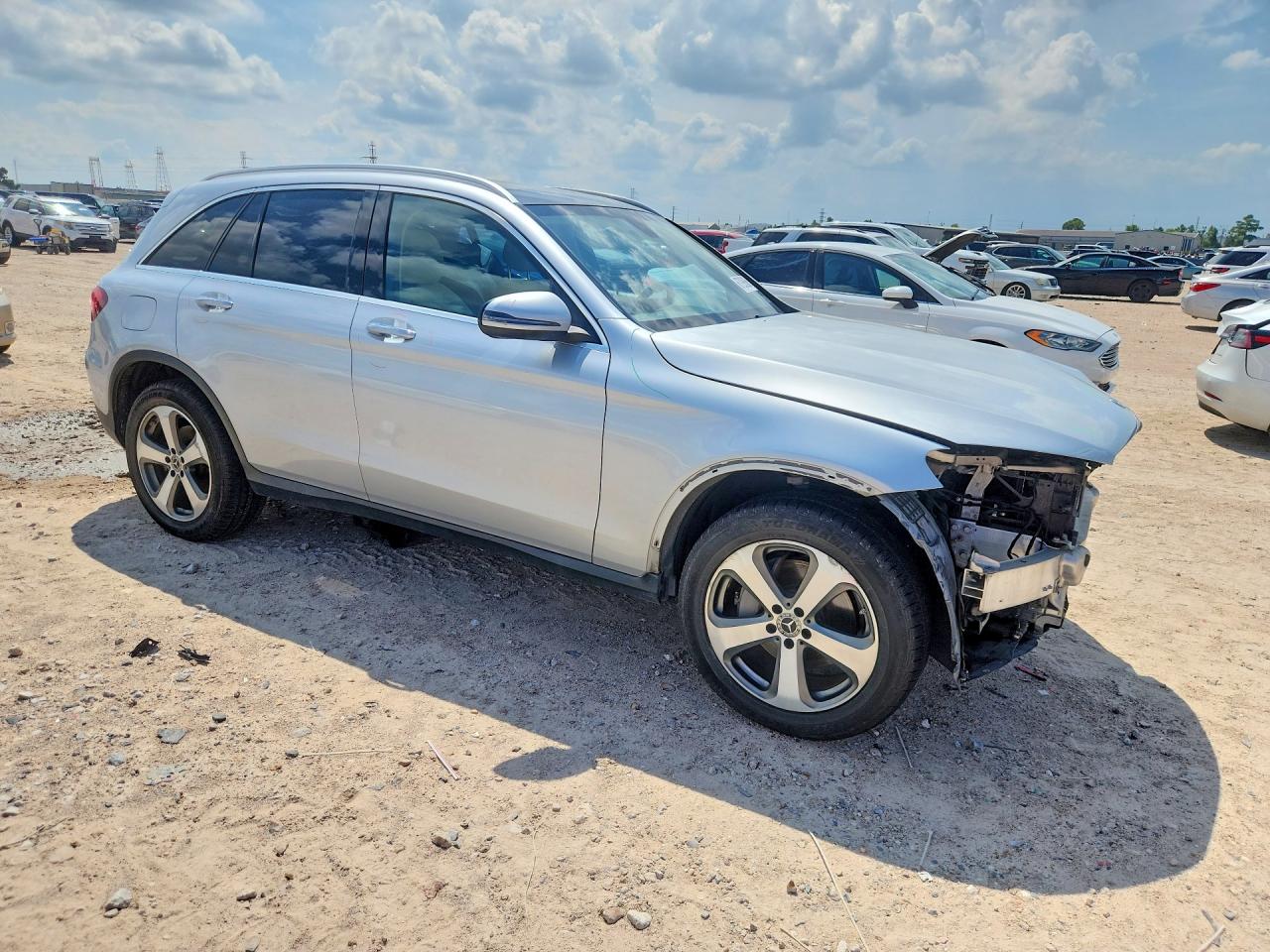 2019 MERCEDES-BENZ GLC 300 — снимка 4