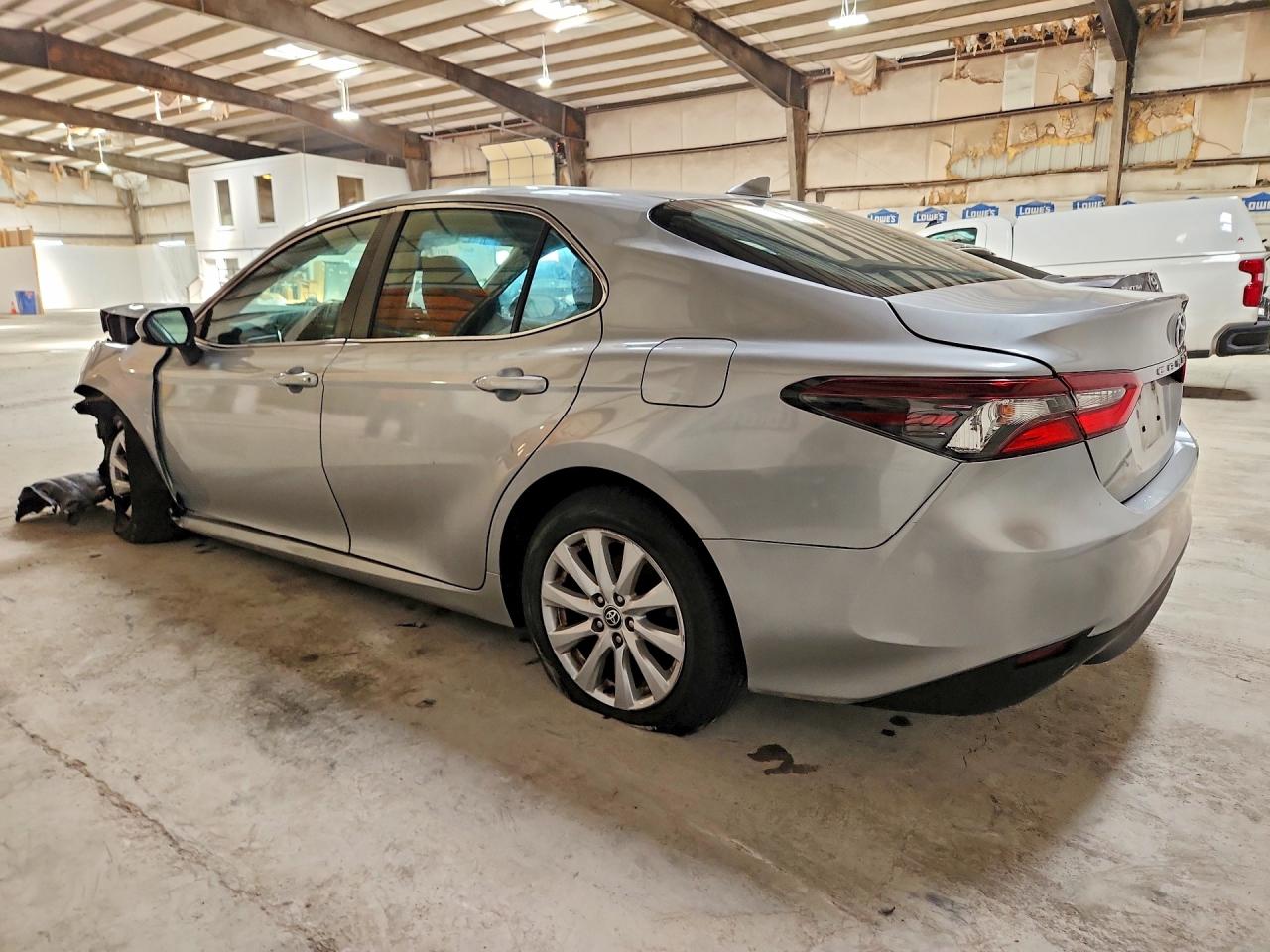 2021 TOYOTA CAMRY LE — снимка 2
