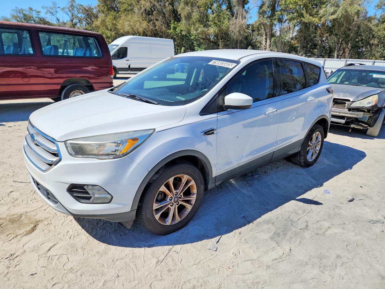 2017 FORD ESCAPE SE