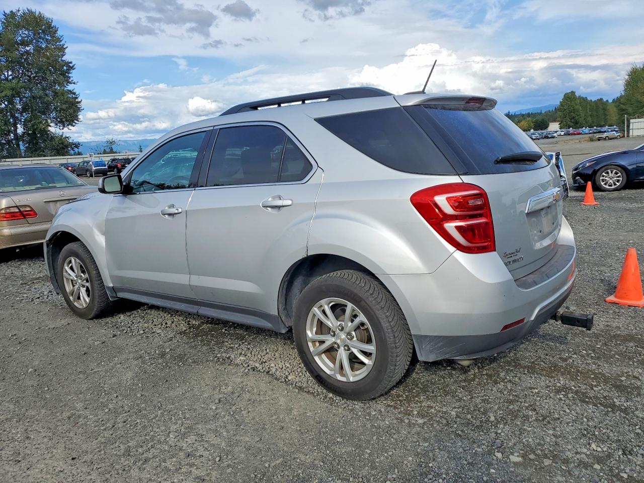 2017 CHEVROLET EQUINOX LT — снимка 2