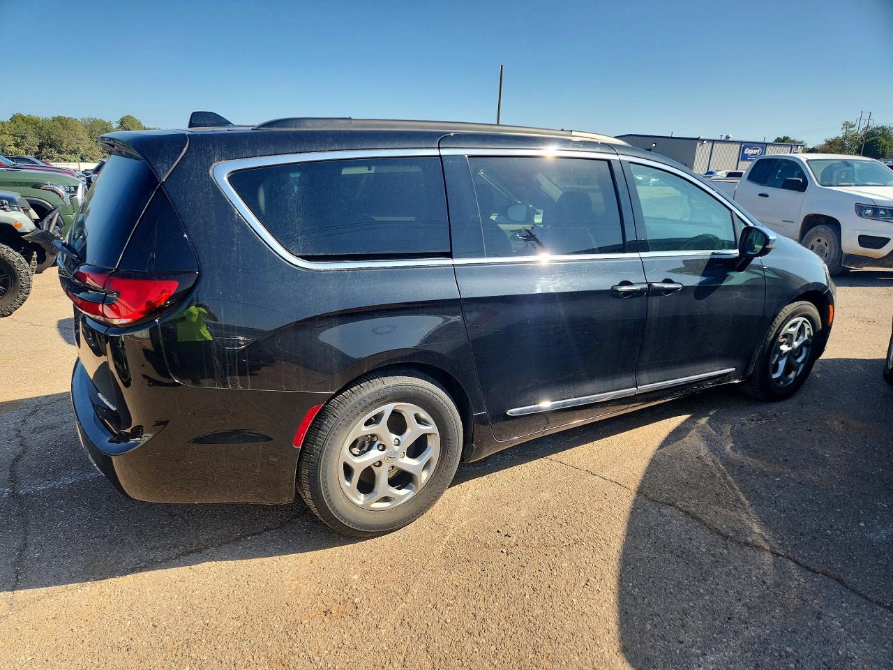 2023 CHRYSLER PACIFICA LIMITED — снимка 3