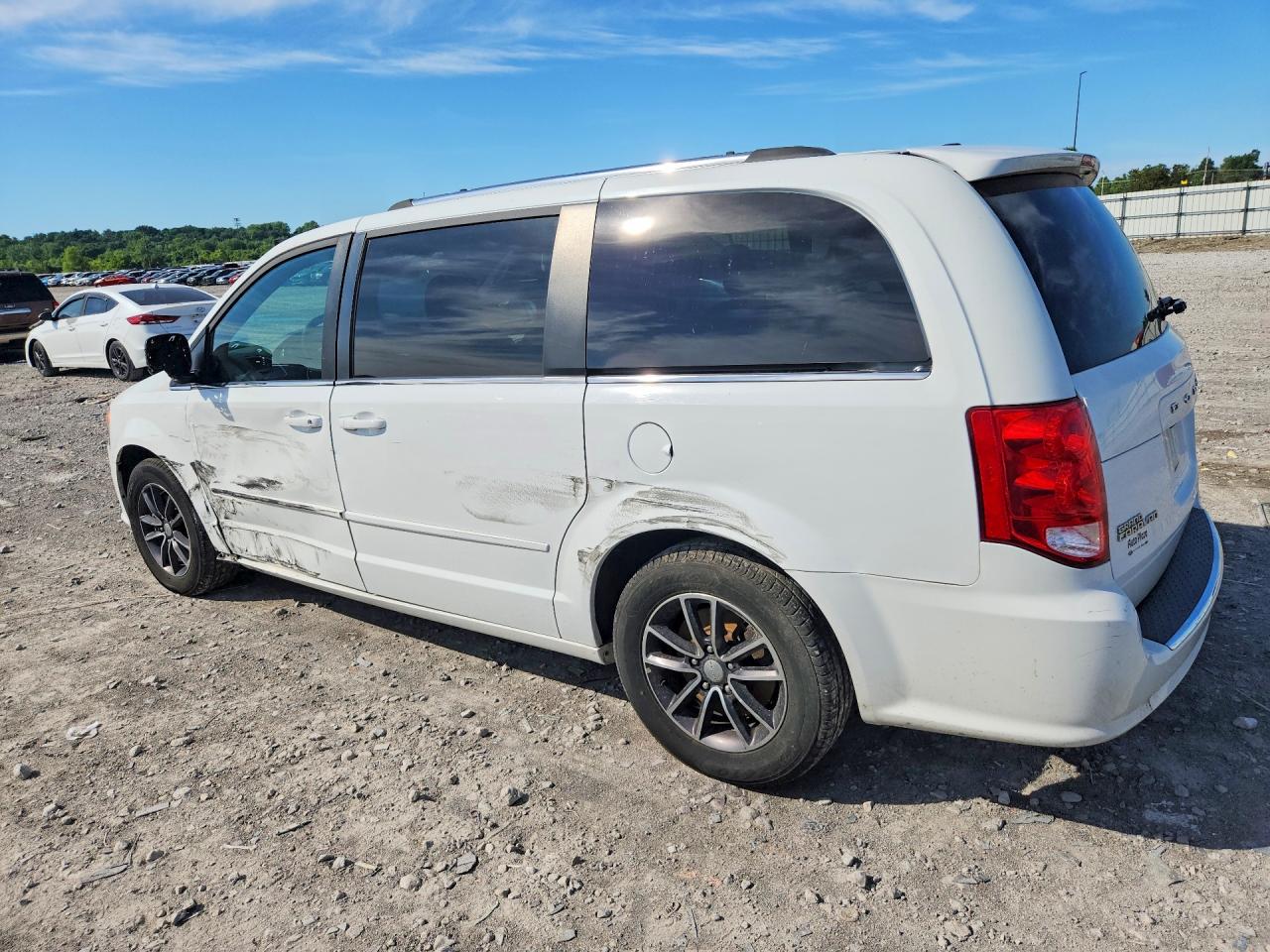 2017 DODGE GRAND CARAVAN SXT — снимка 2