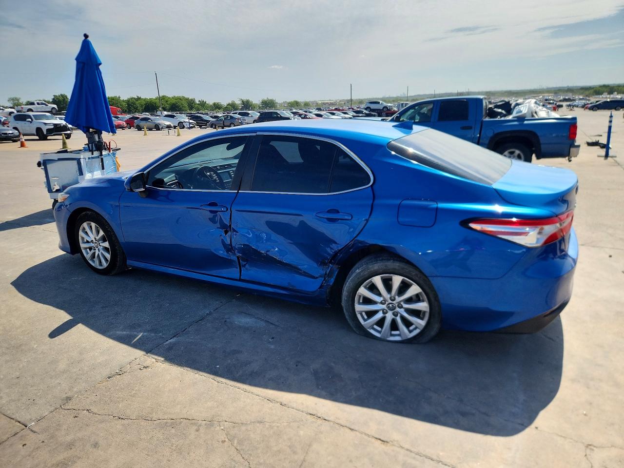 2019 TOYOTA CAMRY LE — снимка 2