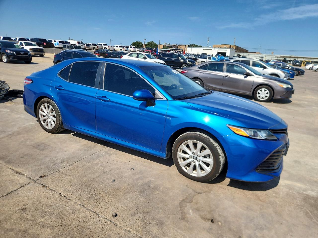 2019 TOYOTA CAMRY LE — снимка 4