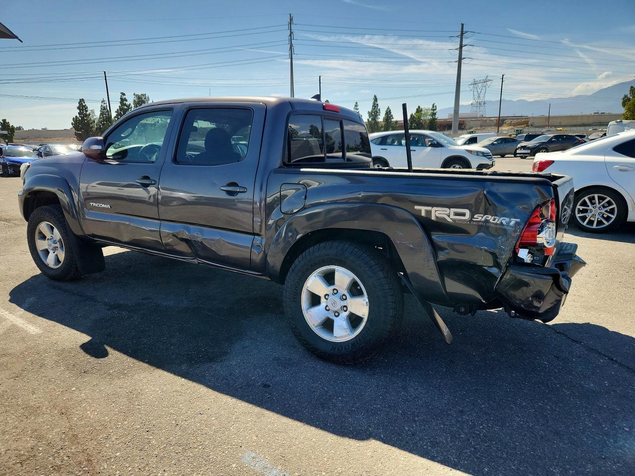 2015 TOYOTA TACOMA V6 — снимка 2