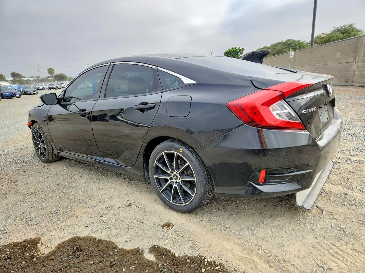 2017 HONDA CIVIC LX — снимка 2