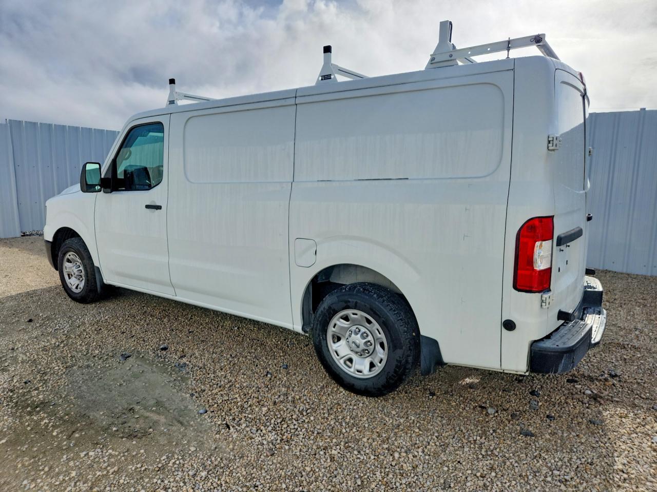 2021 NISSAN NV 1500 SV — снимка 2