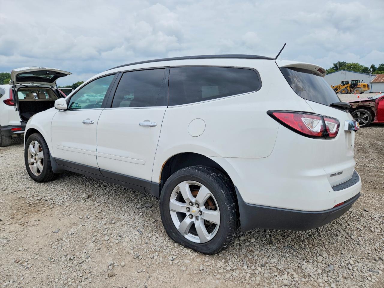 2017 CHEVROLET TRAVERSE LT — снимка 2
