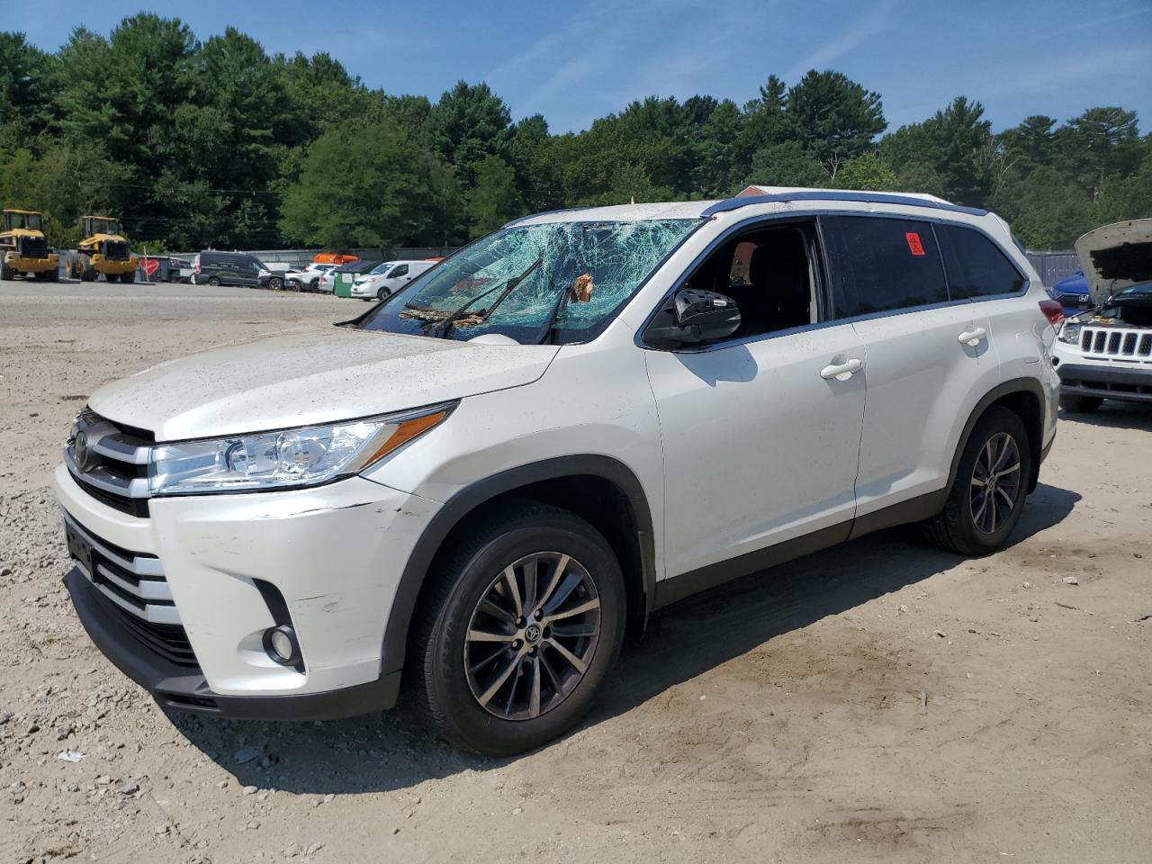 2019 TOYOTA HIGHLANDER SE