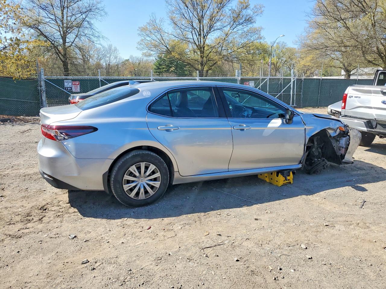 2022 TOYOTA CAMRY LE — снимка 3