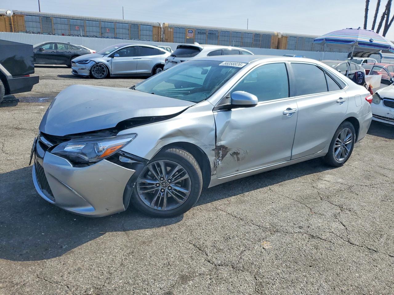 2016 TOYOTA CAMRY SE
