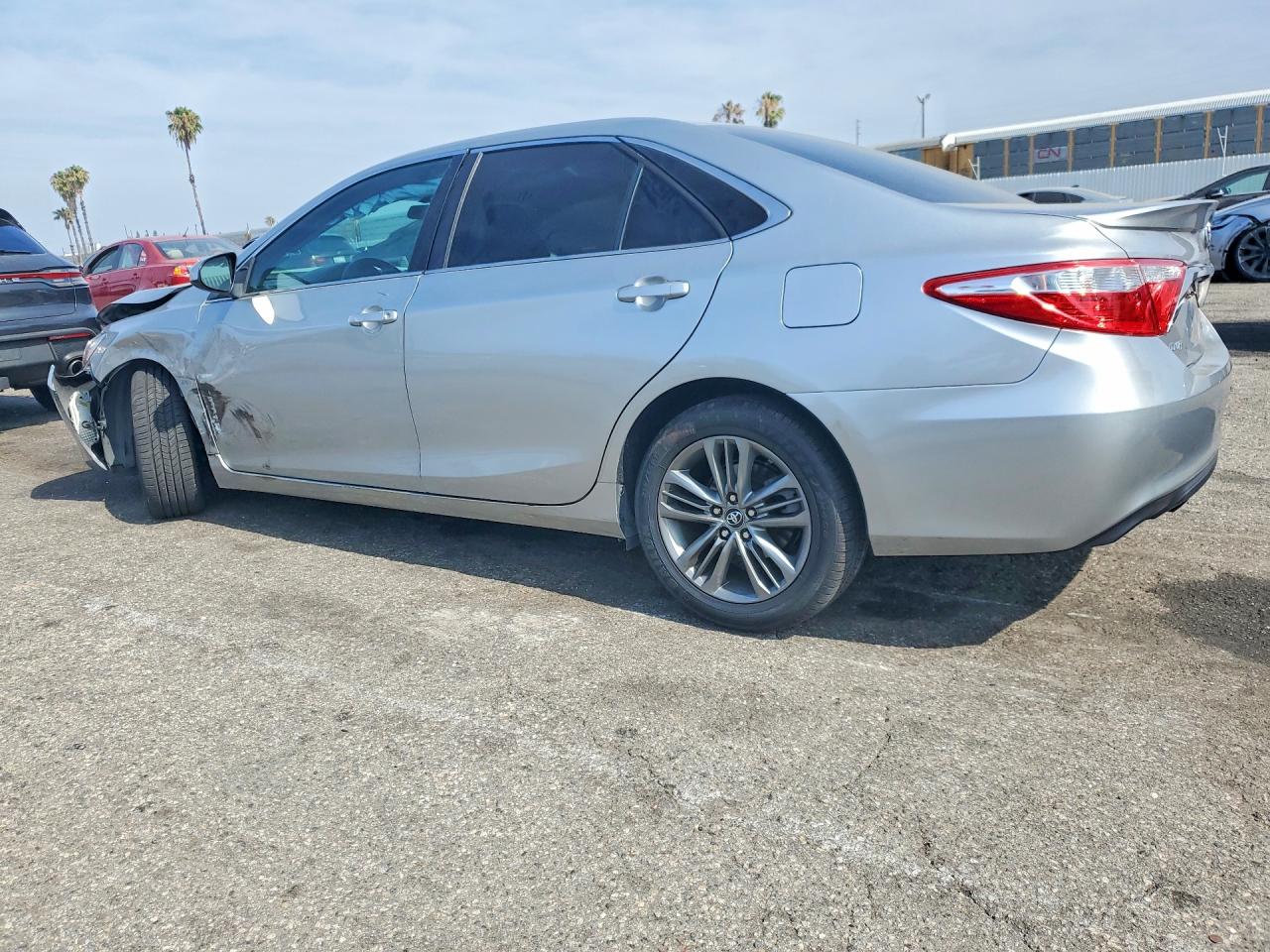 2016 TOYOTA CAMRY SE — снимка 2