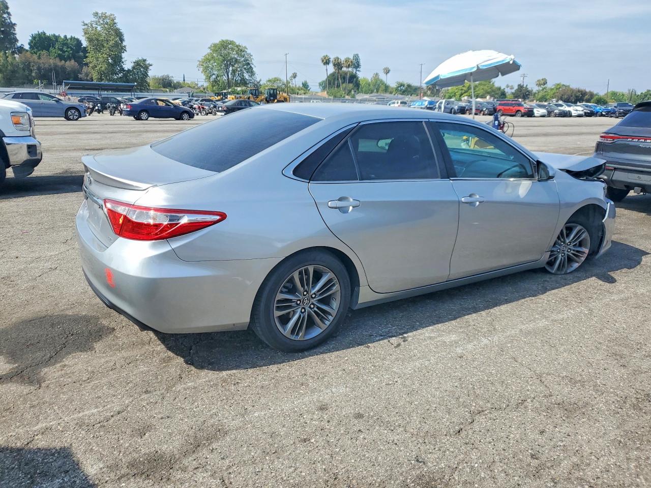 2016 TOYOTA CAMRY SE — снимка 3