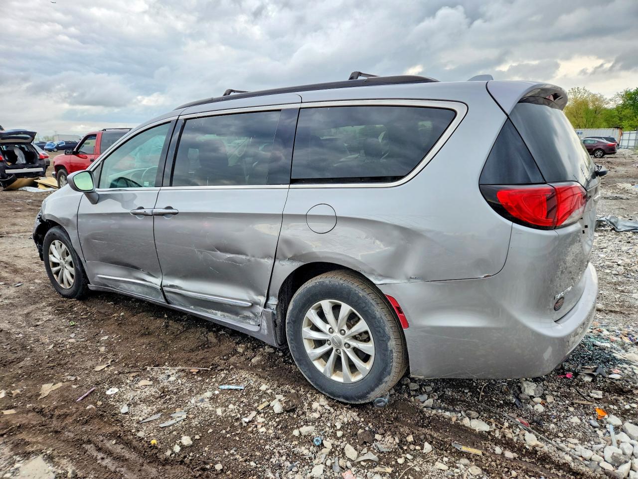 2017 CHRYSLER PACIFICA TOURING L — снимка 2