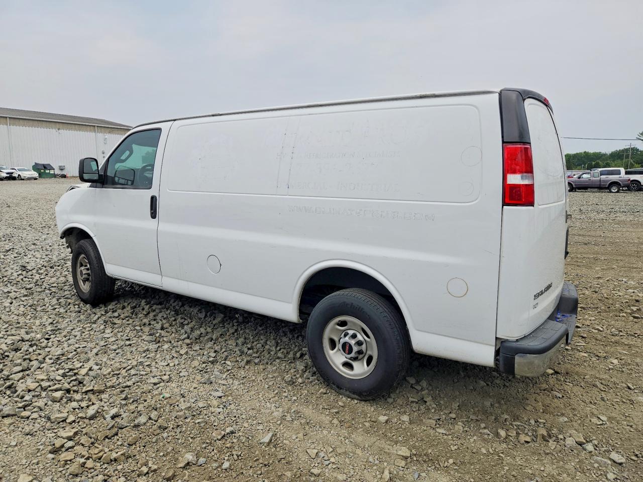 2022 GMC SAVANA G2500 — снимка 2
