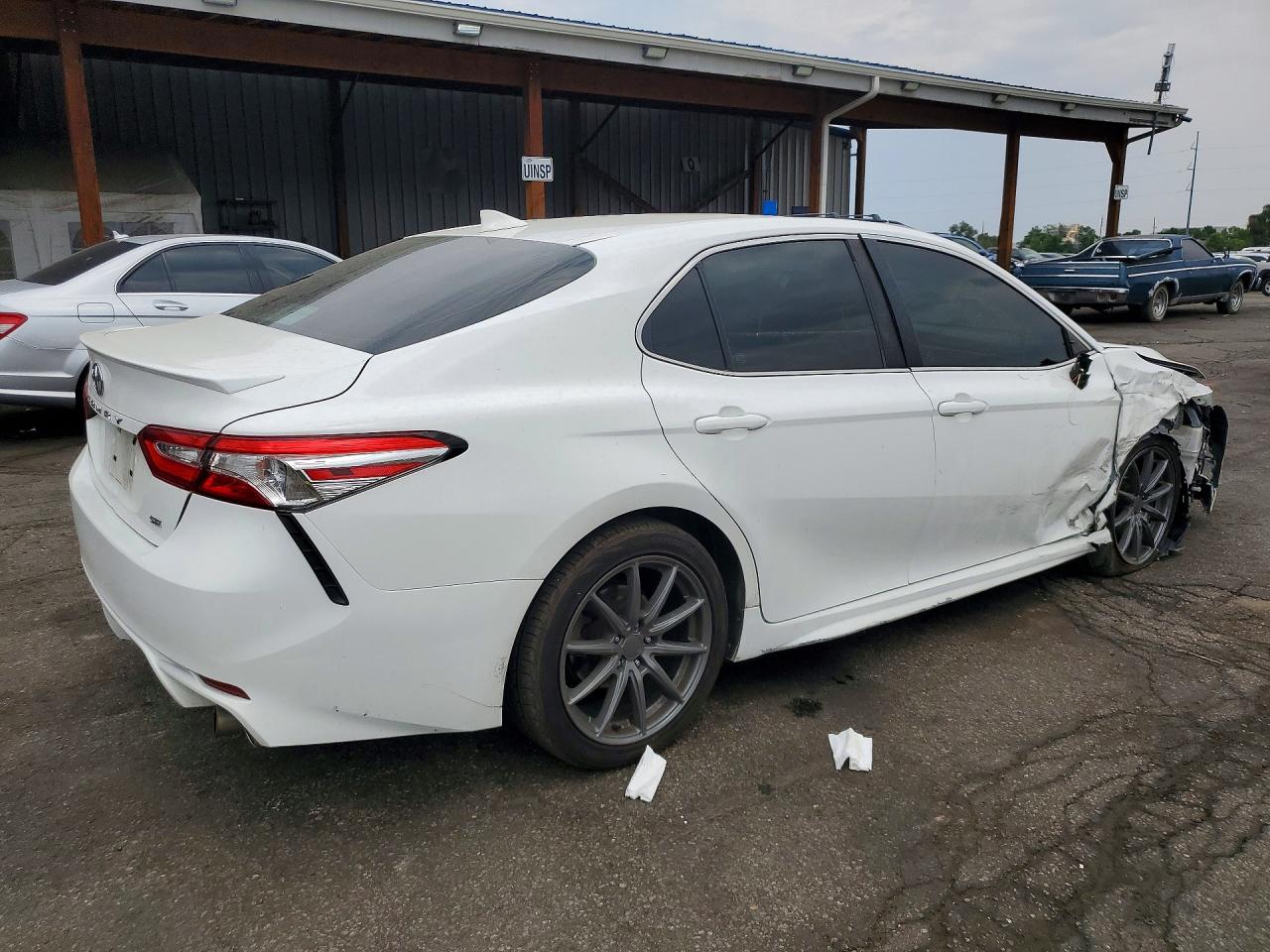 2020 TOYOTA CAMRY SE — снимка 3
