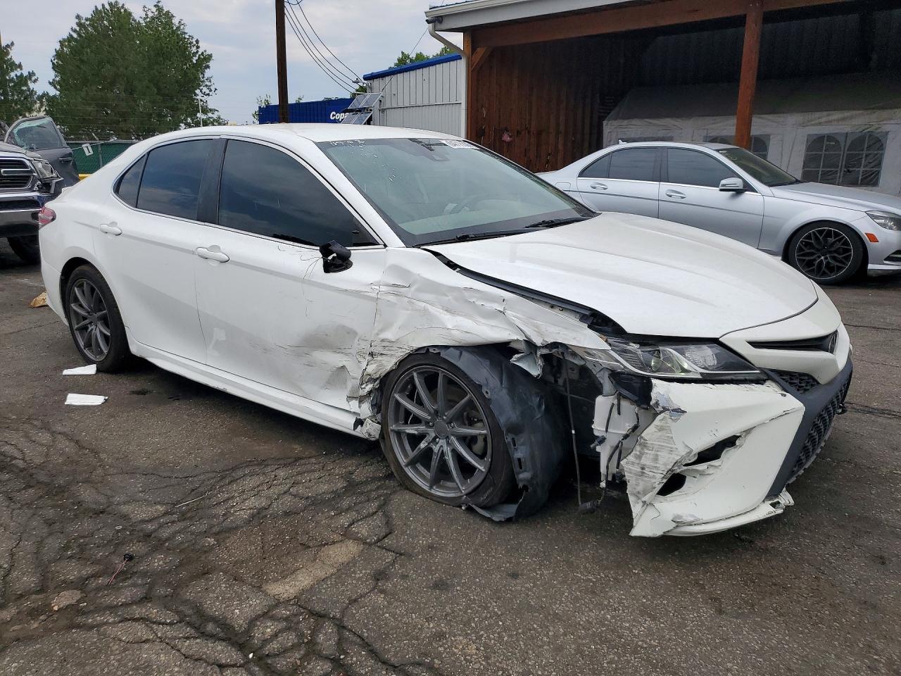 2020 TOYOTA CAMRY SE — снимка 4