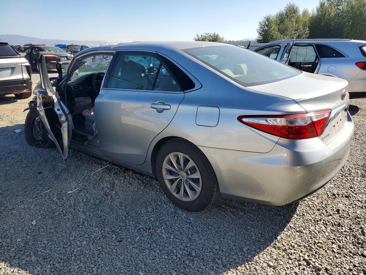 2016 TOYOTA CAMRY LE — снимка 2