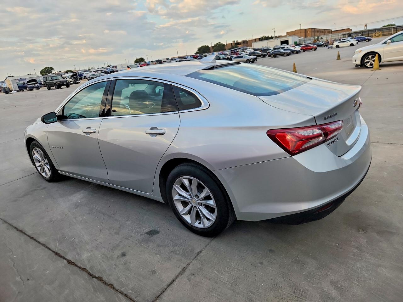 2021 CHEVROLET MALIBU LT — снимка 2