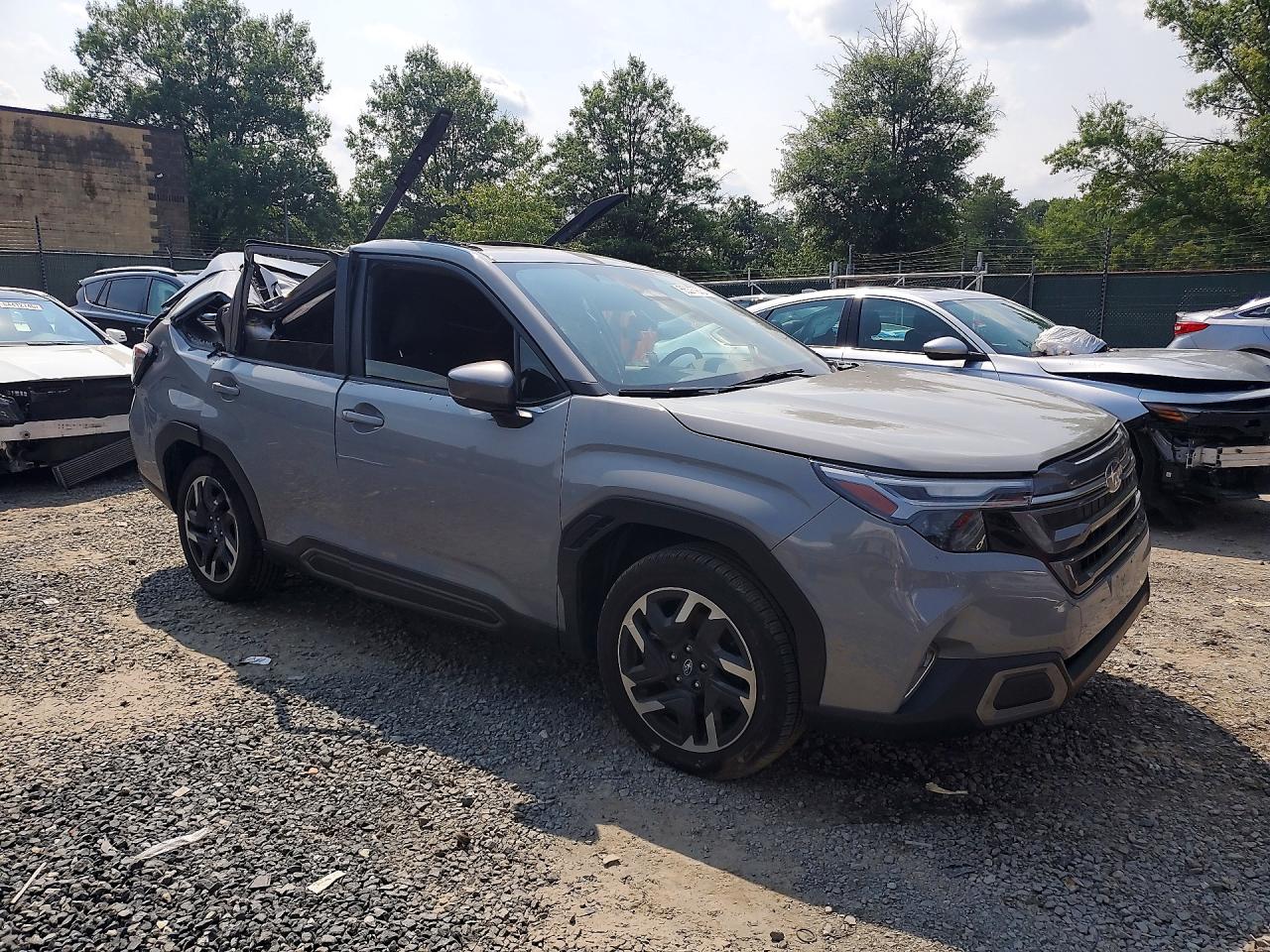 2025 SUBARU FORESTER LIMITED — снимка 4