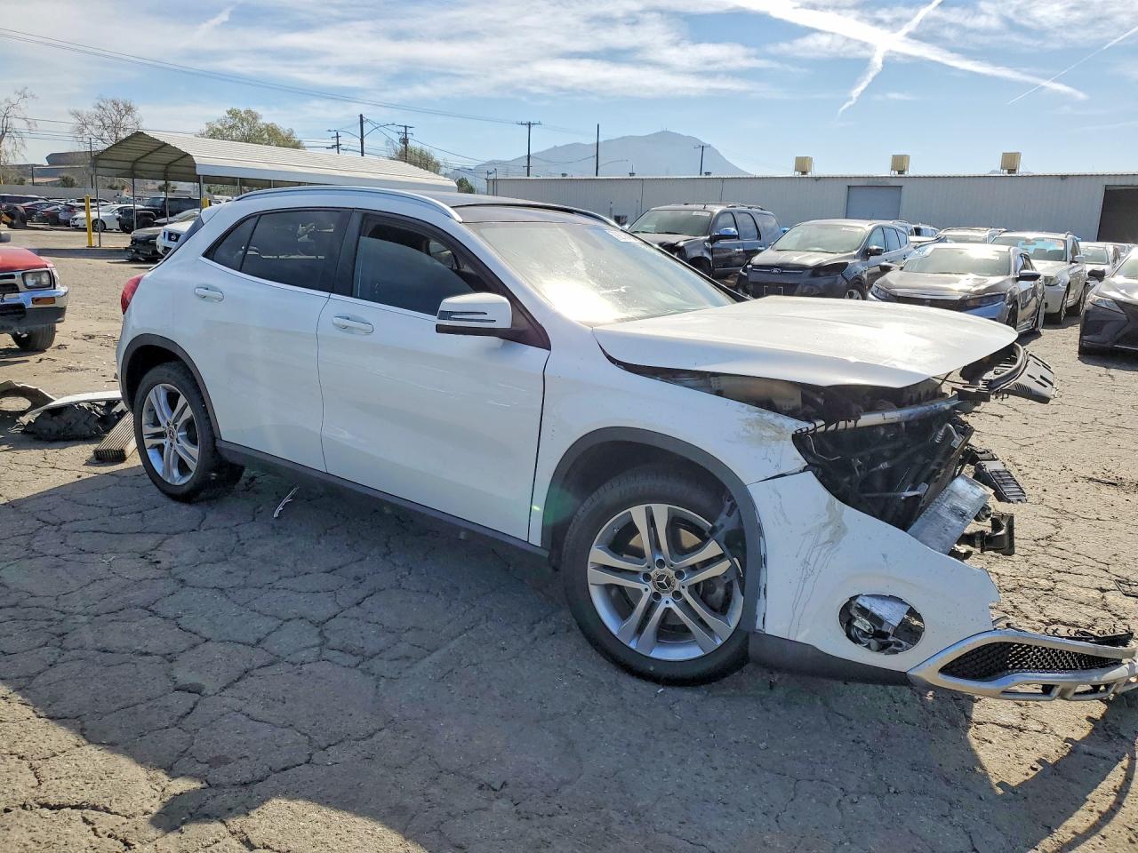 2018 MERCEDES-BENZ GLA 250 4MATIC — снимка 4