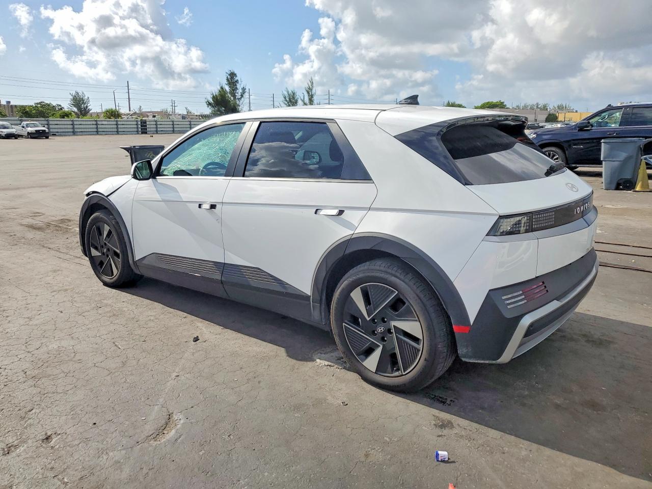 2025 HYUNDAI IONIQ 5 SE — снимка 2