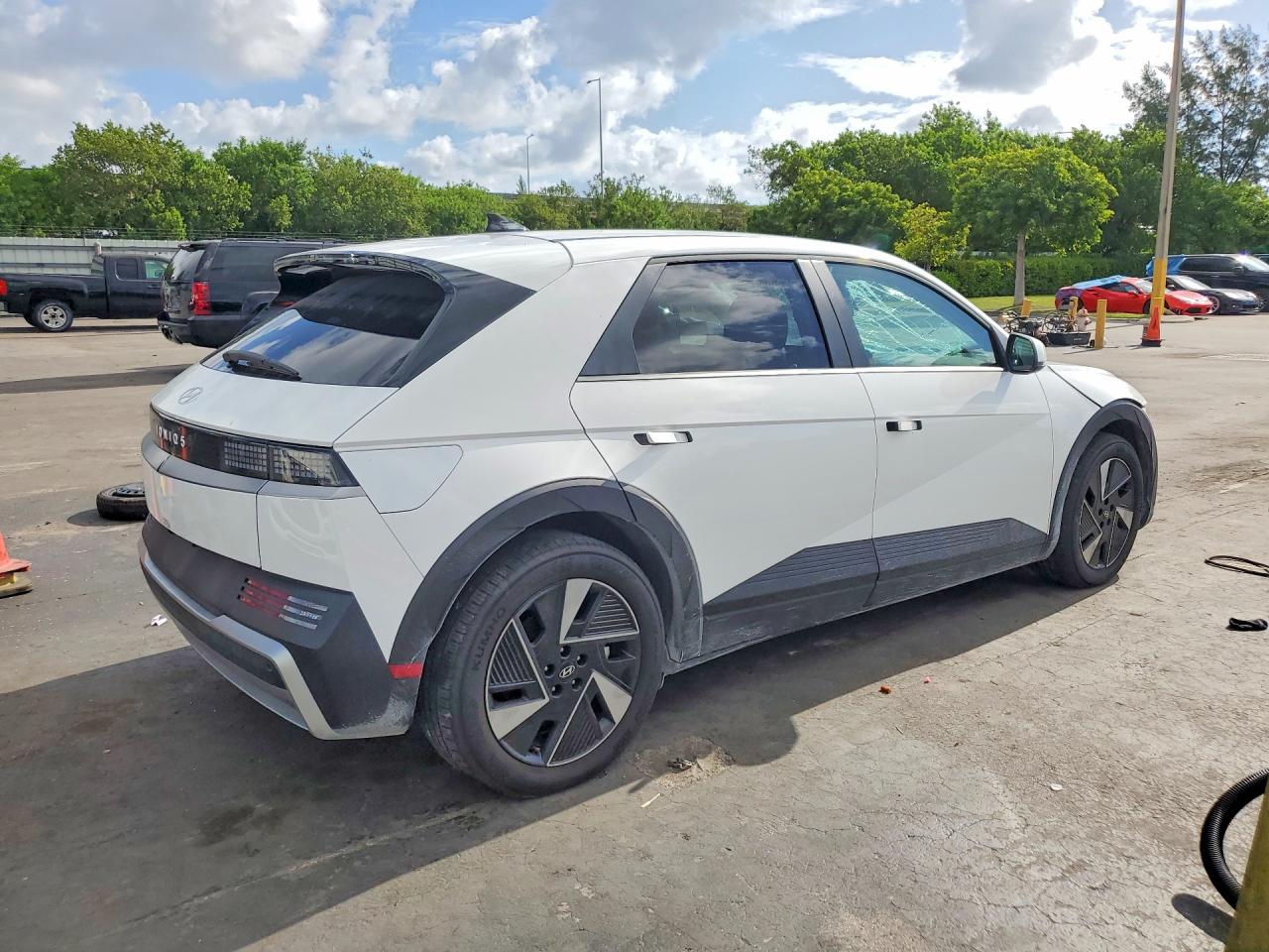 2025 HYUNDAI IONIQ 5 SE — снимка 3