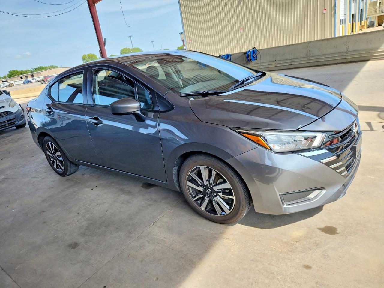 2025 NISSAN VERSA SV — снимка 4