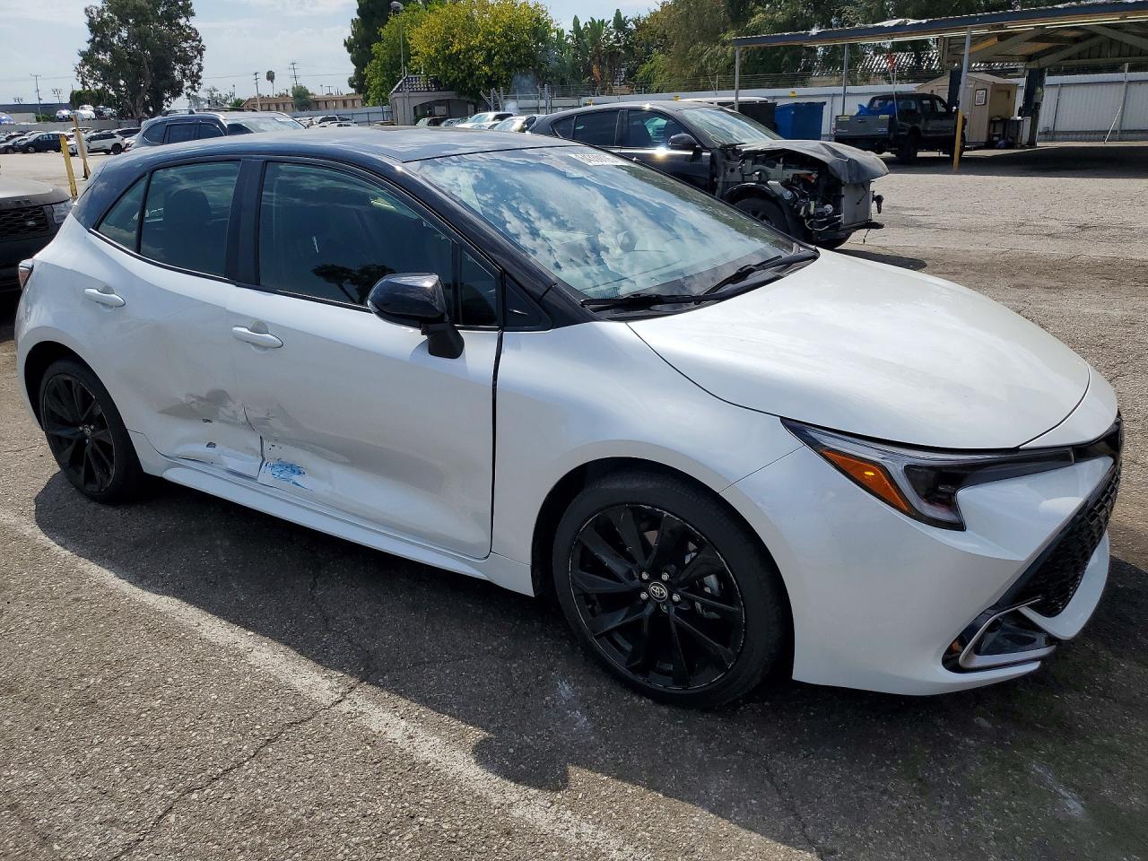 2026 TOYOTA COROLLA XSE — снимка 4