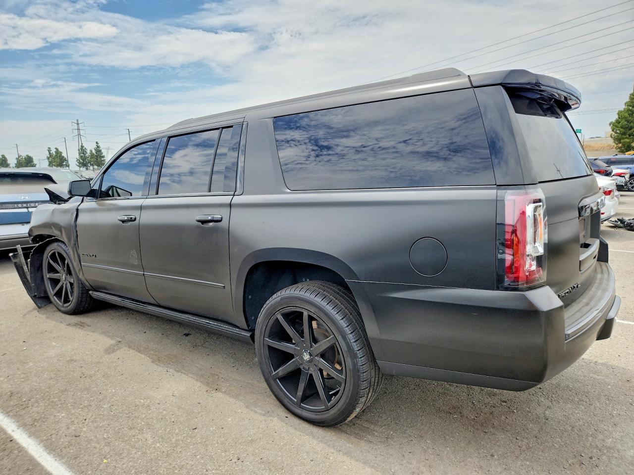 2016 GMC YUKON XL DENALI — снимка 2