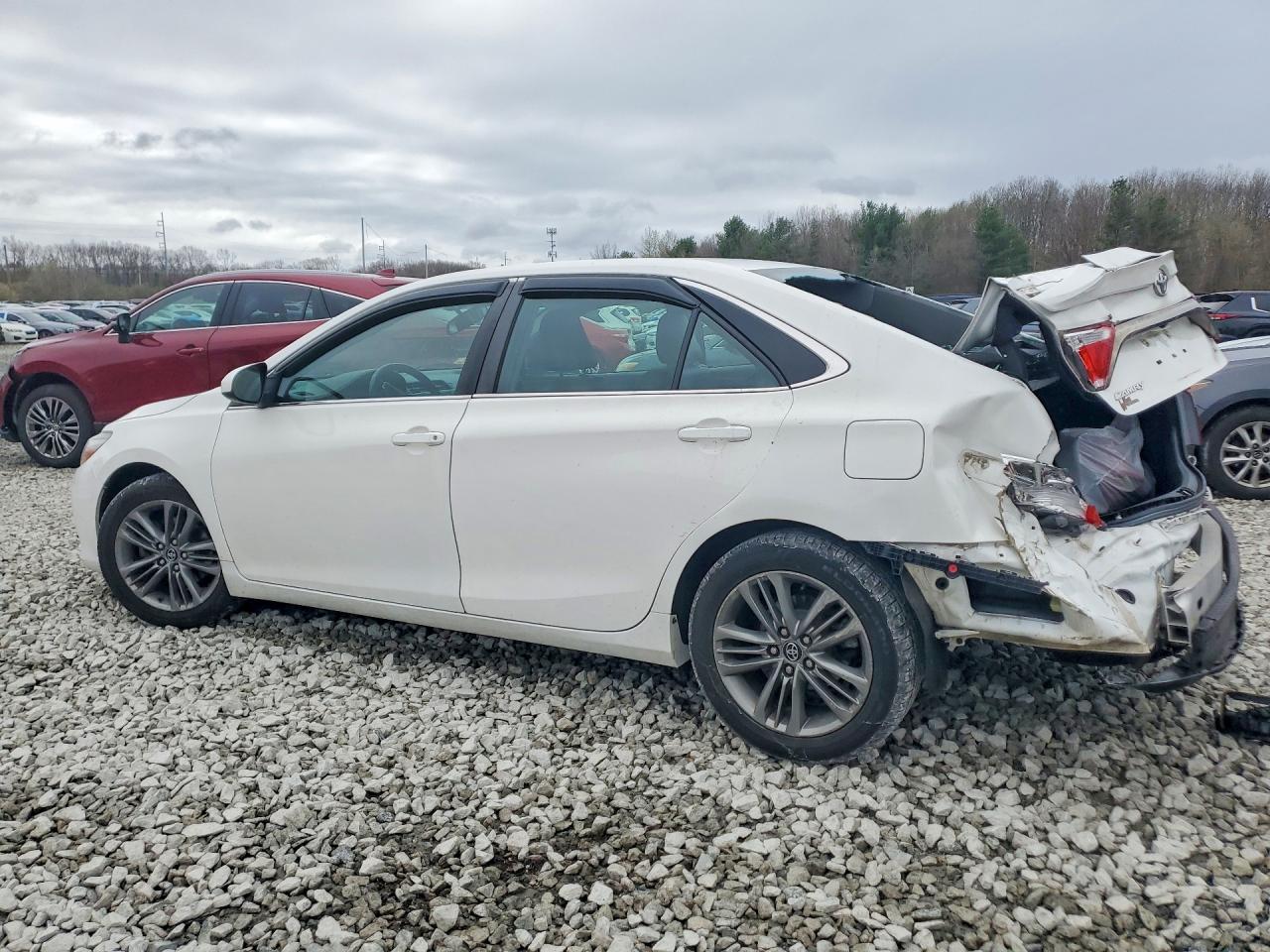 2016 TOYOTA CAMRY SE — снимка 2