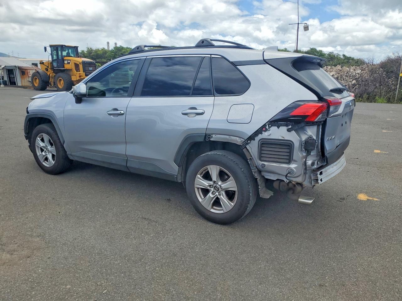 2019 TOYOTA RAV4 XLE — снимка 2