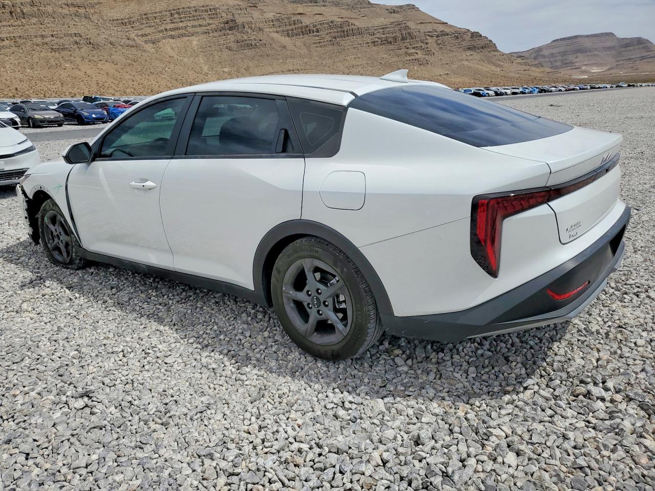 2025 KIA K4 LXS — снимка 2