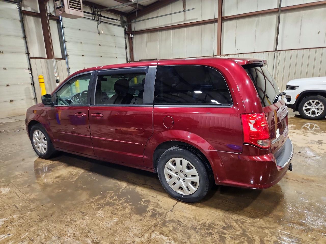 2017 DODGE GRAND CARAVAN SE — снимка 2