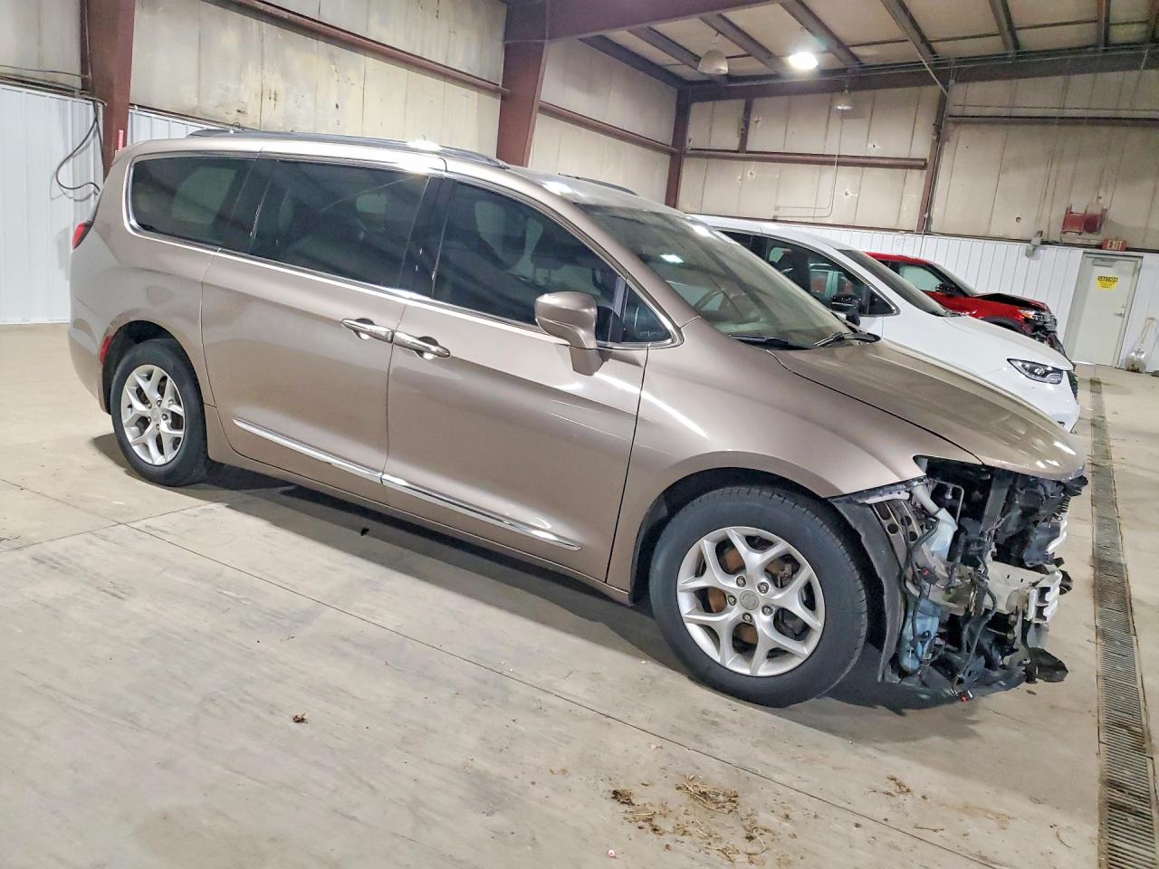 2017 CHRYSLER PACIFICA TOURING L PLUS — снимка 4
