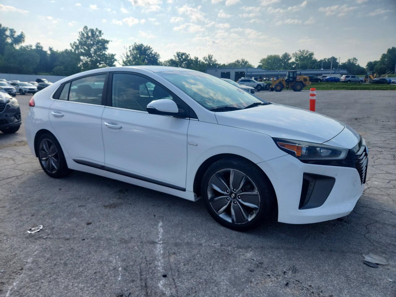 2017 HYUNDAI IONIQ LIMITED — снимка 4