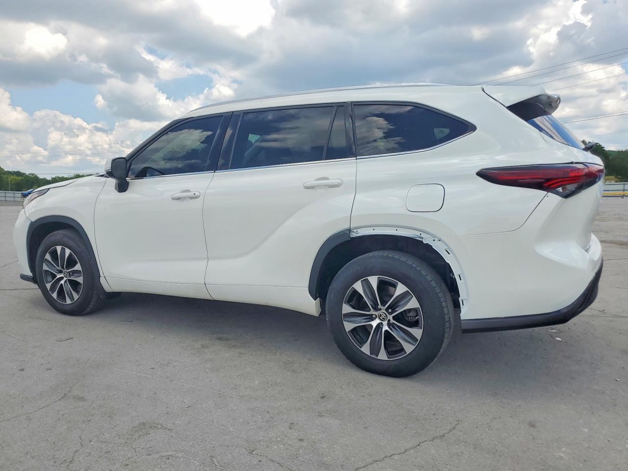 2021 TOYOTA HIGHLANDER XLE — снимка 2