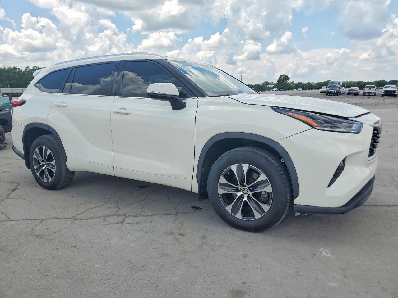 2021 TOYOTA HIGHLANDER XLE — снимка 4