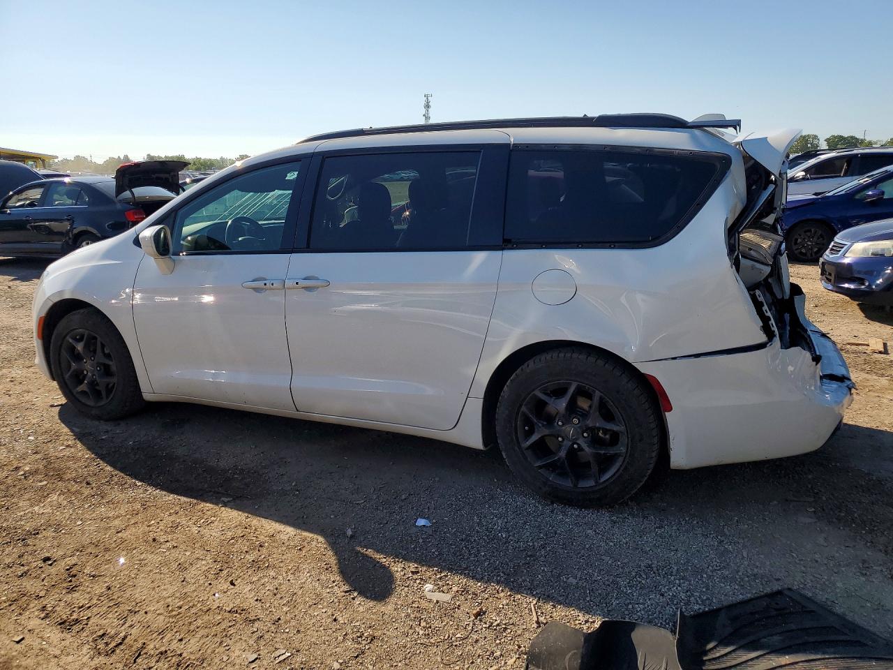 2020 CHRYSLER PACIFICA TOURING L — снимка 2